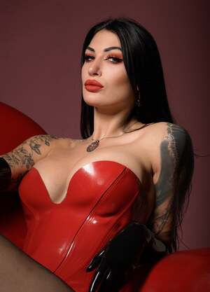Mistress Damazonia nude 11