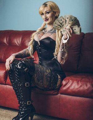 Mistress Harley nude 3