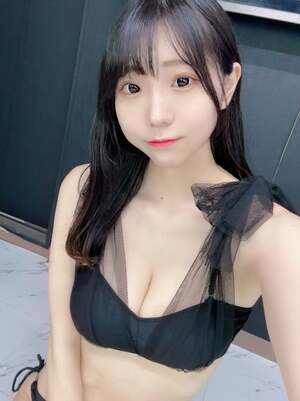 Mitsuki Momota nude 10