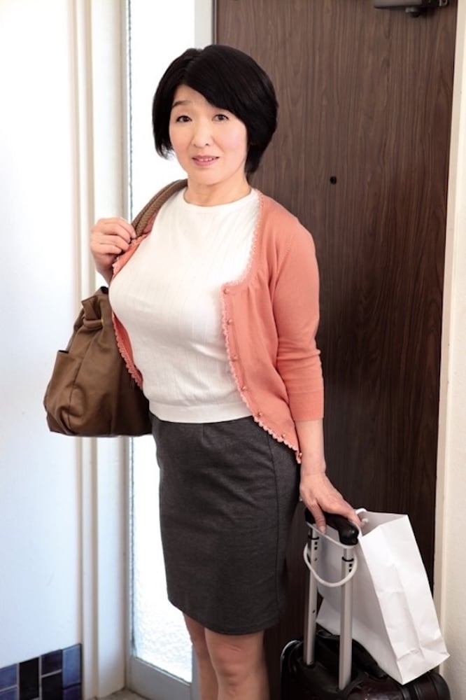 Mitsuko Ueshima nude 3