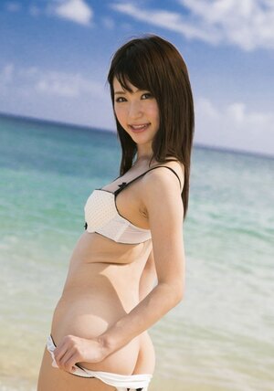 Moe Amatsuka nude 8