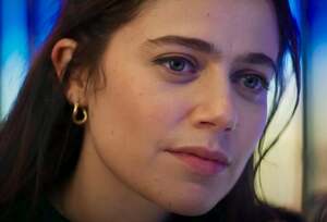 Molly Gordon nude 9