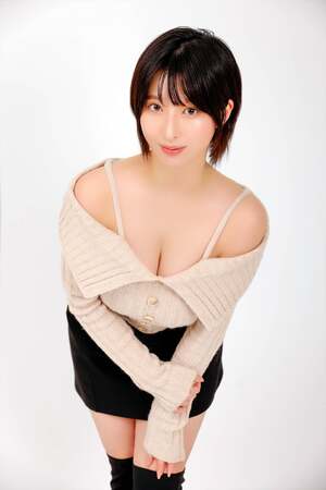 Momoka Akari nude 9