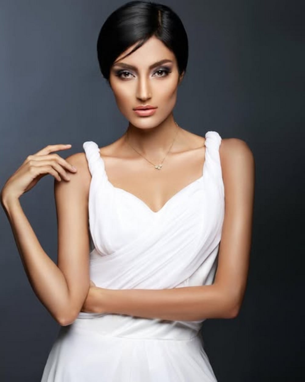 Mona Mni nude 8