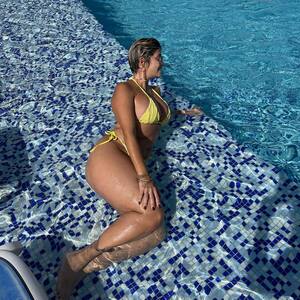Monica Este nude 5