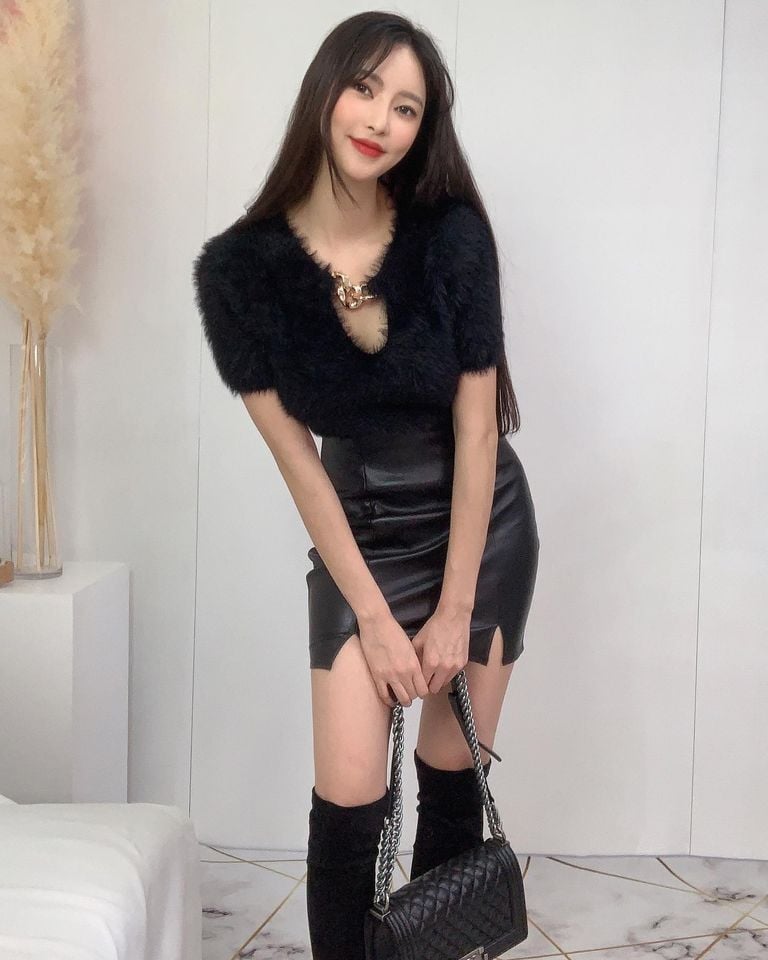 Monobin. J nude 3