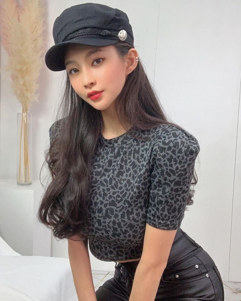 Monobin. J nude 7