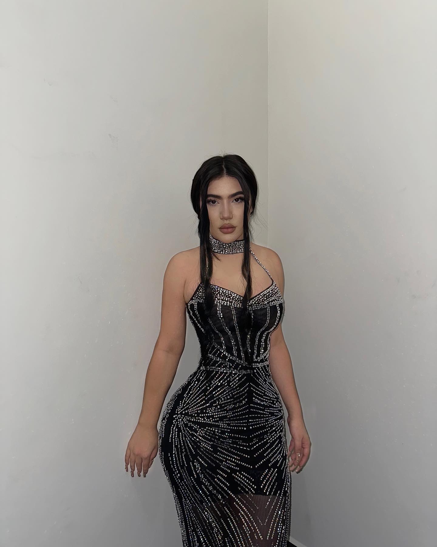 Mont Pantoja nude 11