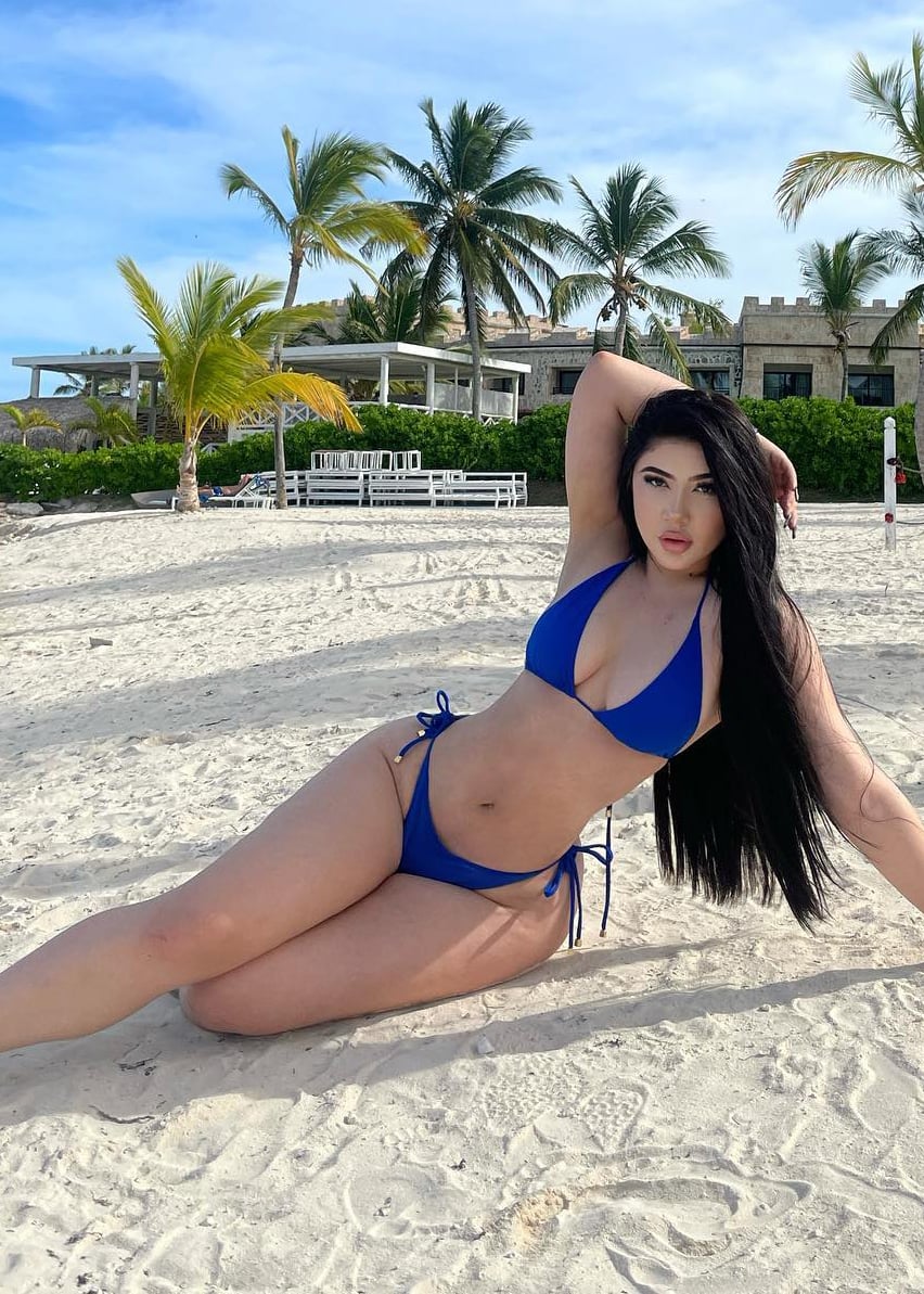 Mont Pantoja nude 7