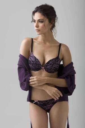Moran Atias nude 4