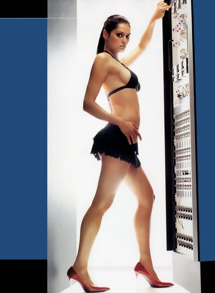 Morgan Webb nude 4