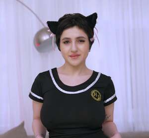 Morta Lola nude 7