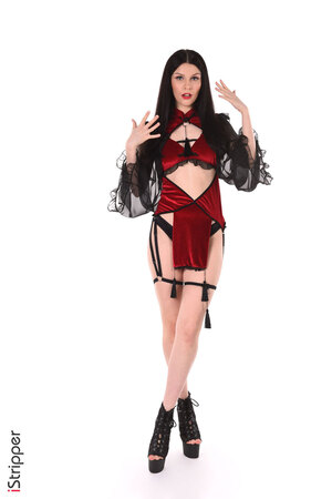 Morticia nude 4