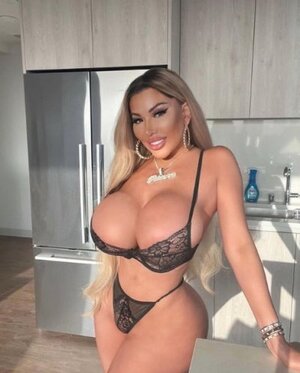 Ms Palomares nude 9