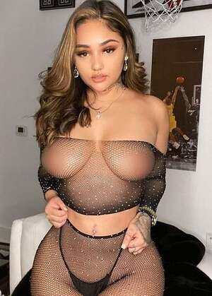 Mulan Vuitton nude 12