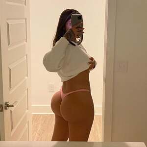 Mulan Vuitton nude 8