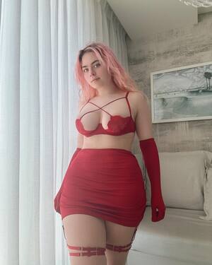 Muscle Mommy Cosplays nude 9