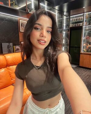 Muskan Karia nude 10