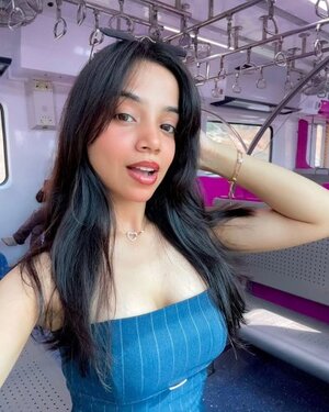 Muskan Karia nude 11