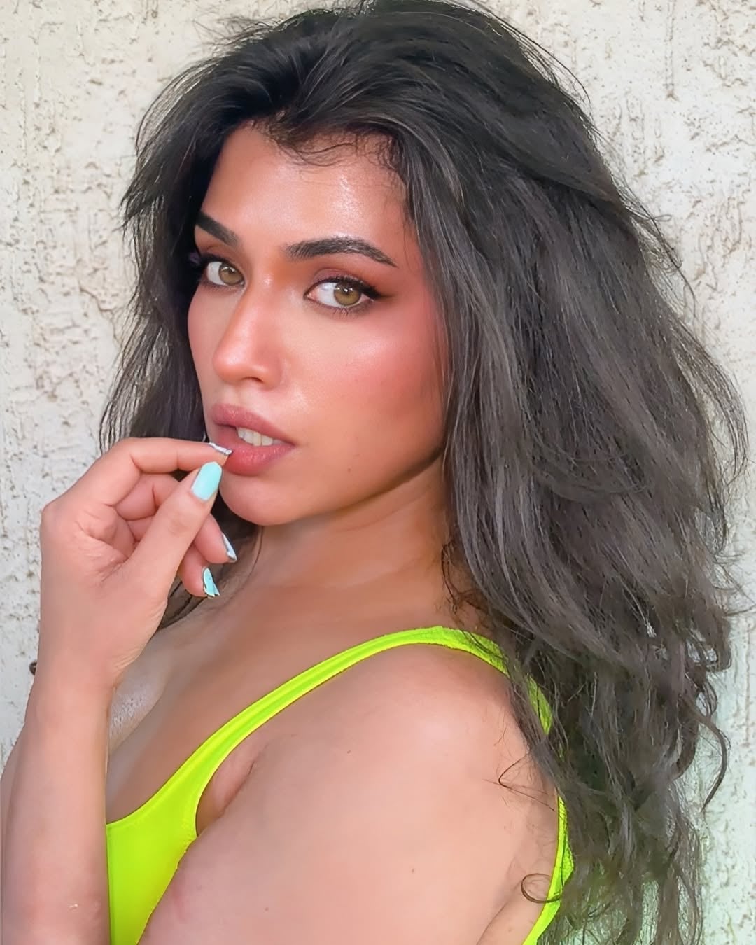 Naaz Khan nude 11