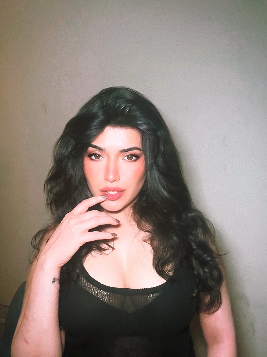 Naaz Khan nude 7