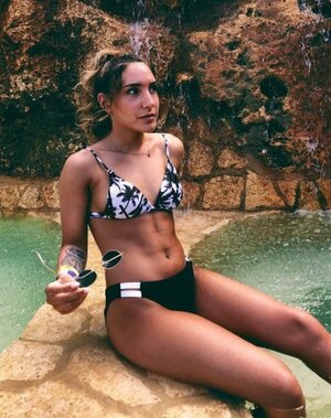 Nadia Amine nude 12