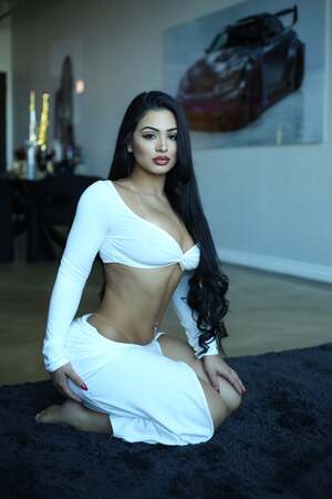 Nadia Khar nude 10