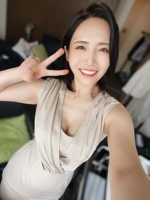 Nami Okimiya nude 2