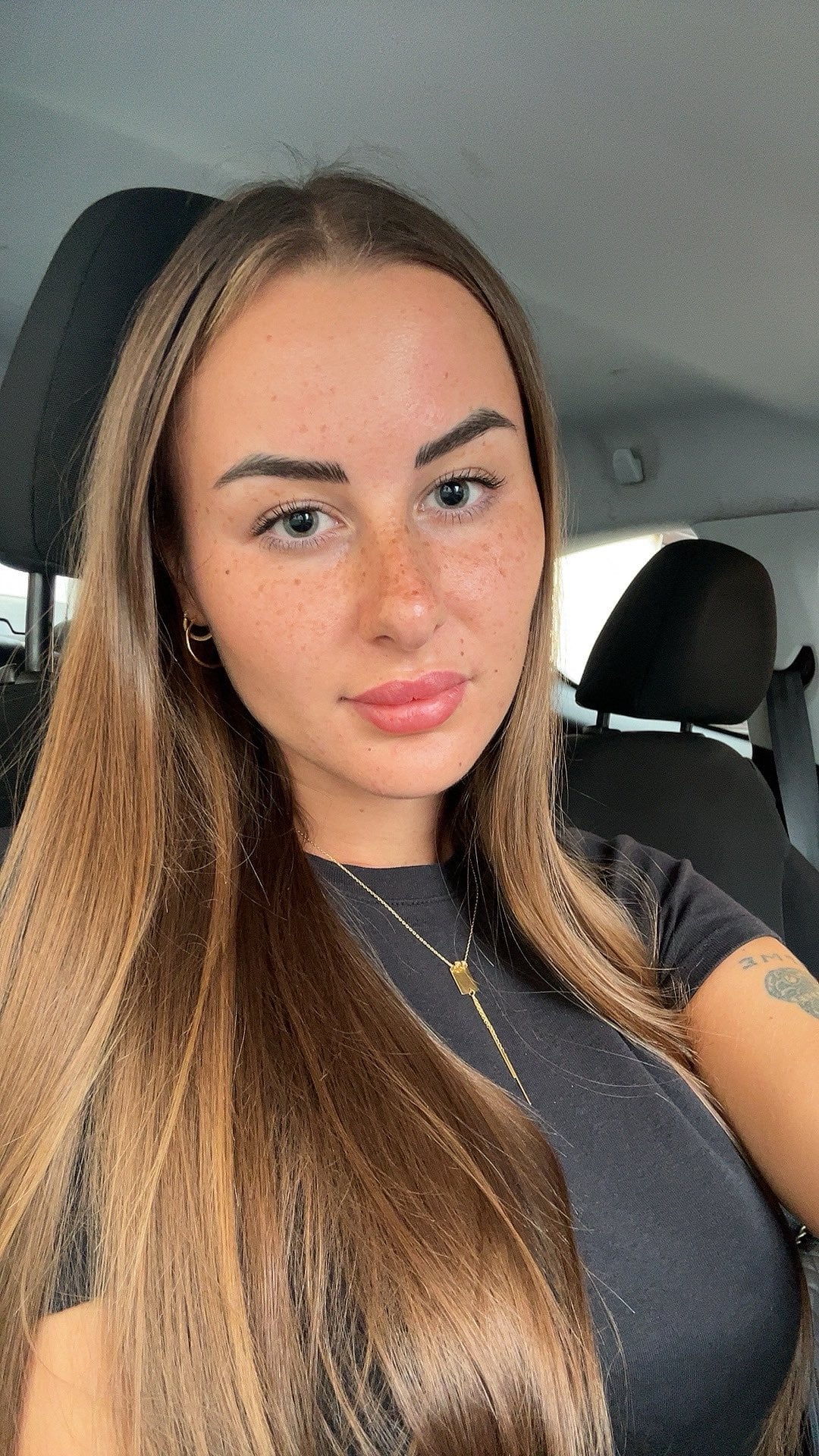 Nanda Alfi nude 6