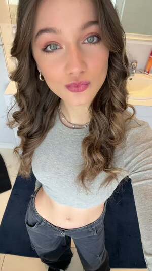 Nanou Philips nude 8