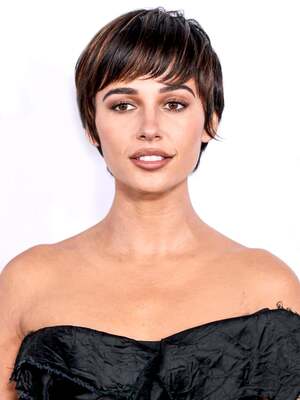 Naomi Scott nude 10