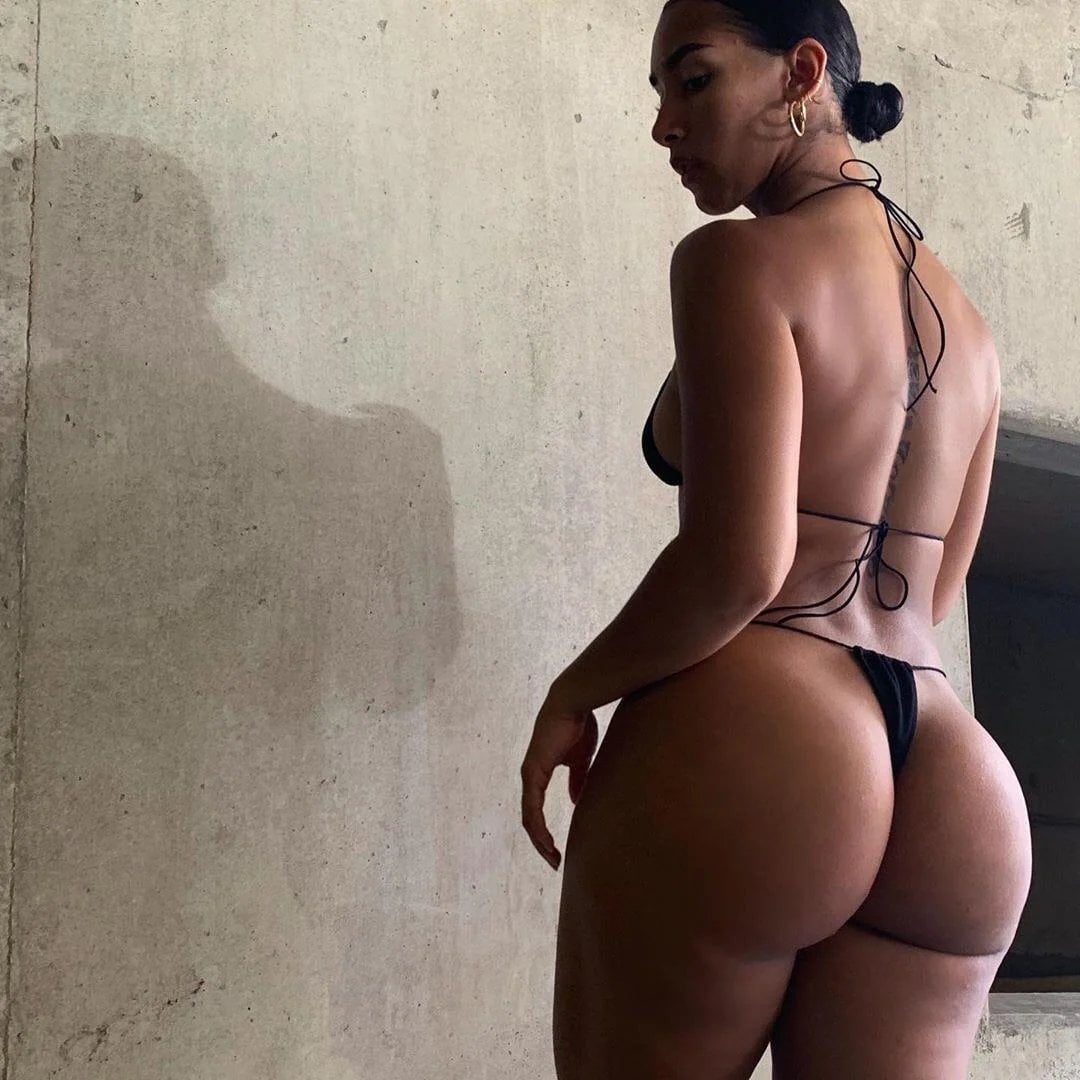 Naomi Sharon nude 12