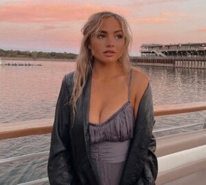 Natalie Alyn Lind nude 8