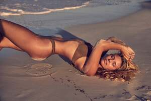 Natasha Oakley nude 11
