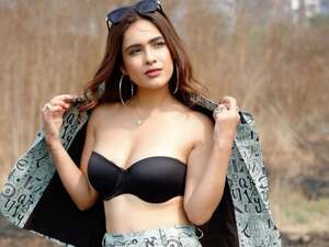 Neha Malik nude 5