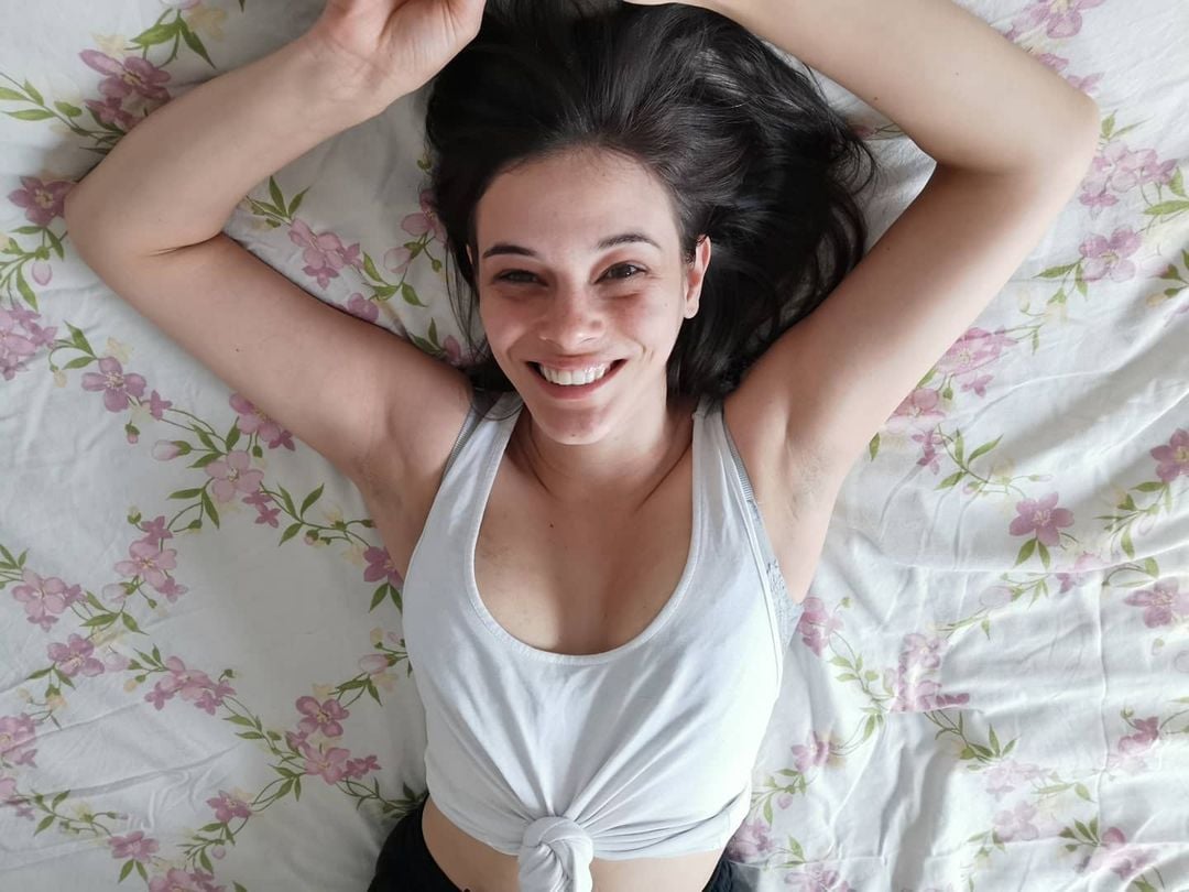 Neva Leoni nude 7