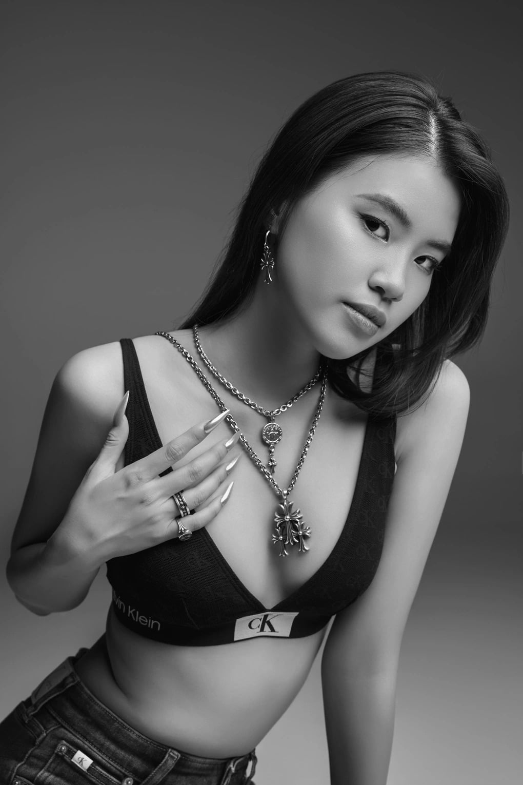 Nguyen Dieu Huyen nude 8