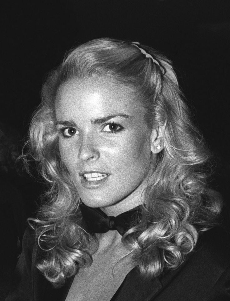 Nicole Brown Simpson nude 3