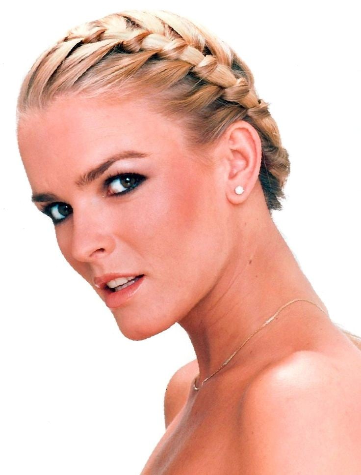 Nicole Brown Simpson nude 4