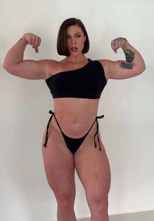 Nicole Carlucci nude 1