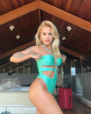 Nicole Reis nude 1