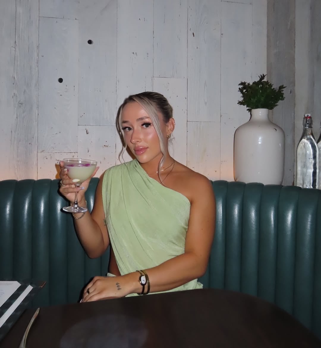Nicolette Gregory nude 12