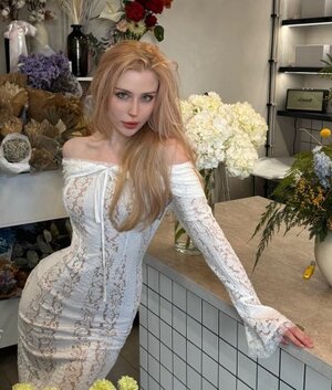 Nika Beiar nude 3