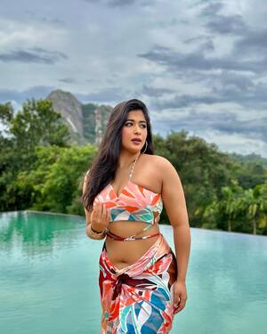 Nikita Sharma nude 4