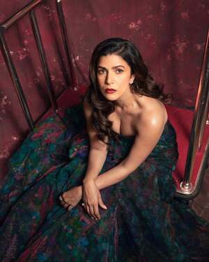 Nimrat Kaur nude 6