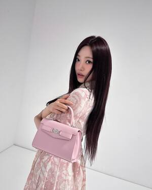 Ningning nude 8