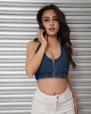 Niyati Fatnani nude 6
