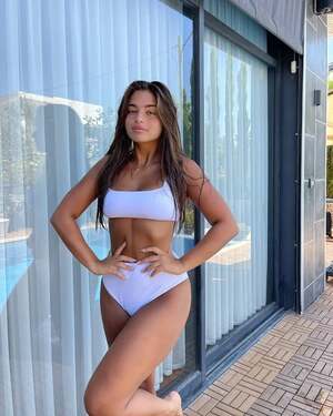 Noa Kirel nude 3