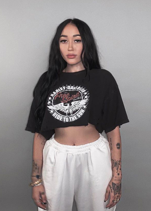 Noah Cyrus nude 4