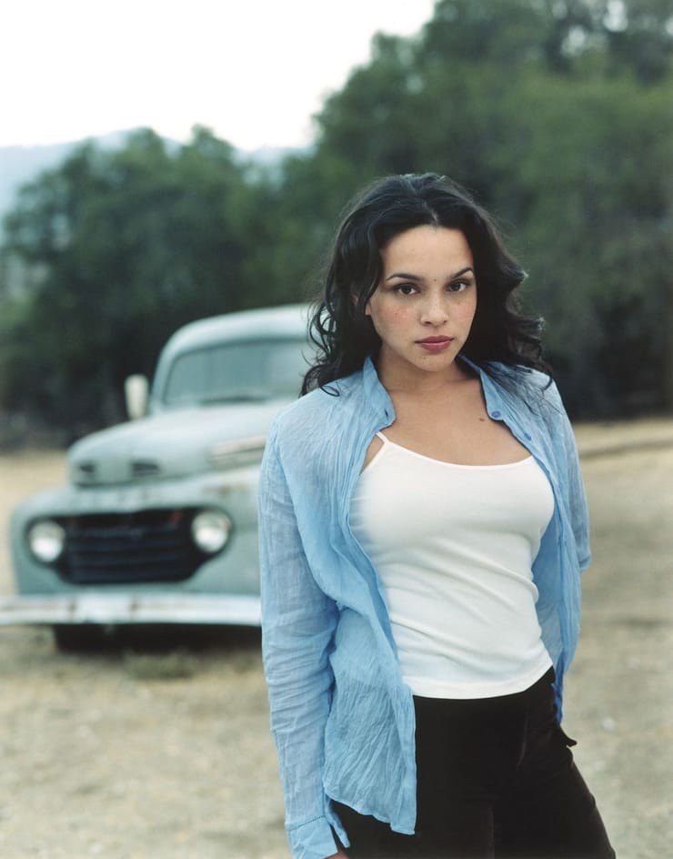 Norah Jones nude 5